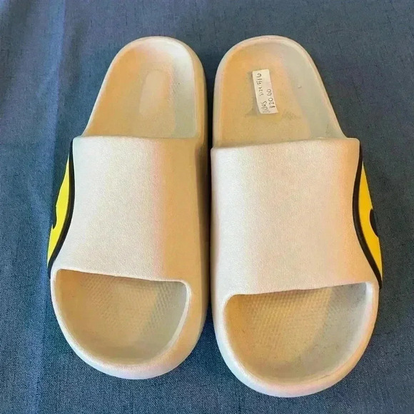 Happy Face Slides, Size 5/6, Brand New, Cream - Picture 2 of 3